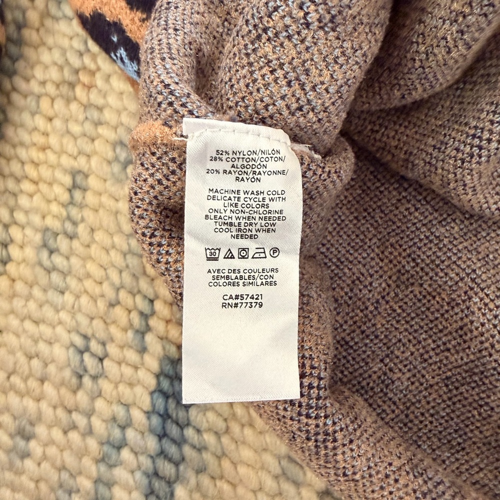 Leopard Print Puff Sleeve Sweater - Picture 4 of 5